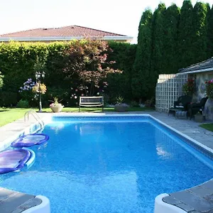 *** Bed & Breakfast The Stone Hedge Canada